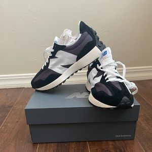 New Balance 327 Sneaker (Men’s size 11)